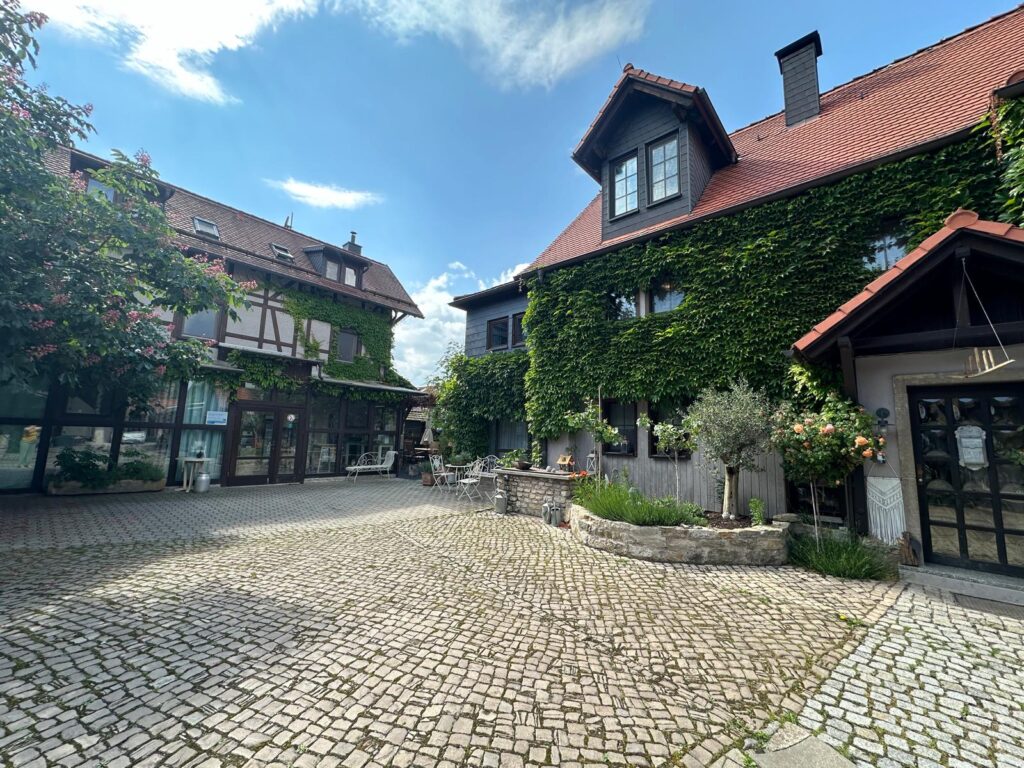 Yogaretreat somatara oktober erfurt kunst und yoga